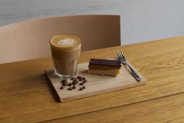 Vegan Caramel Almond Bar (V, VG, G, L)