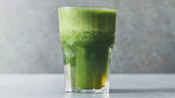 Juice D: Spinach, Cucumber, Lemon, Apple