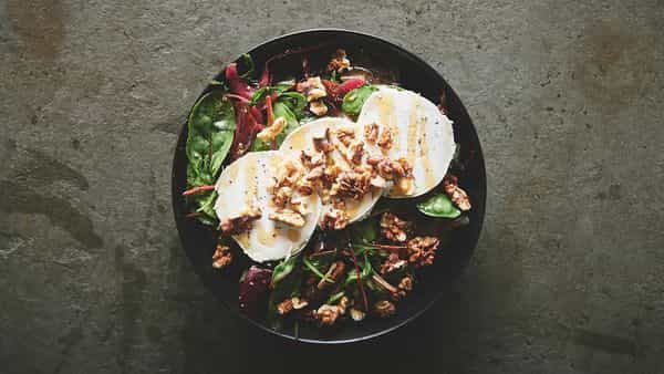 Goat Cheese Salad (V)