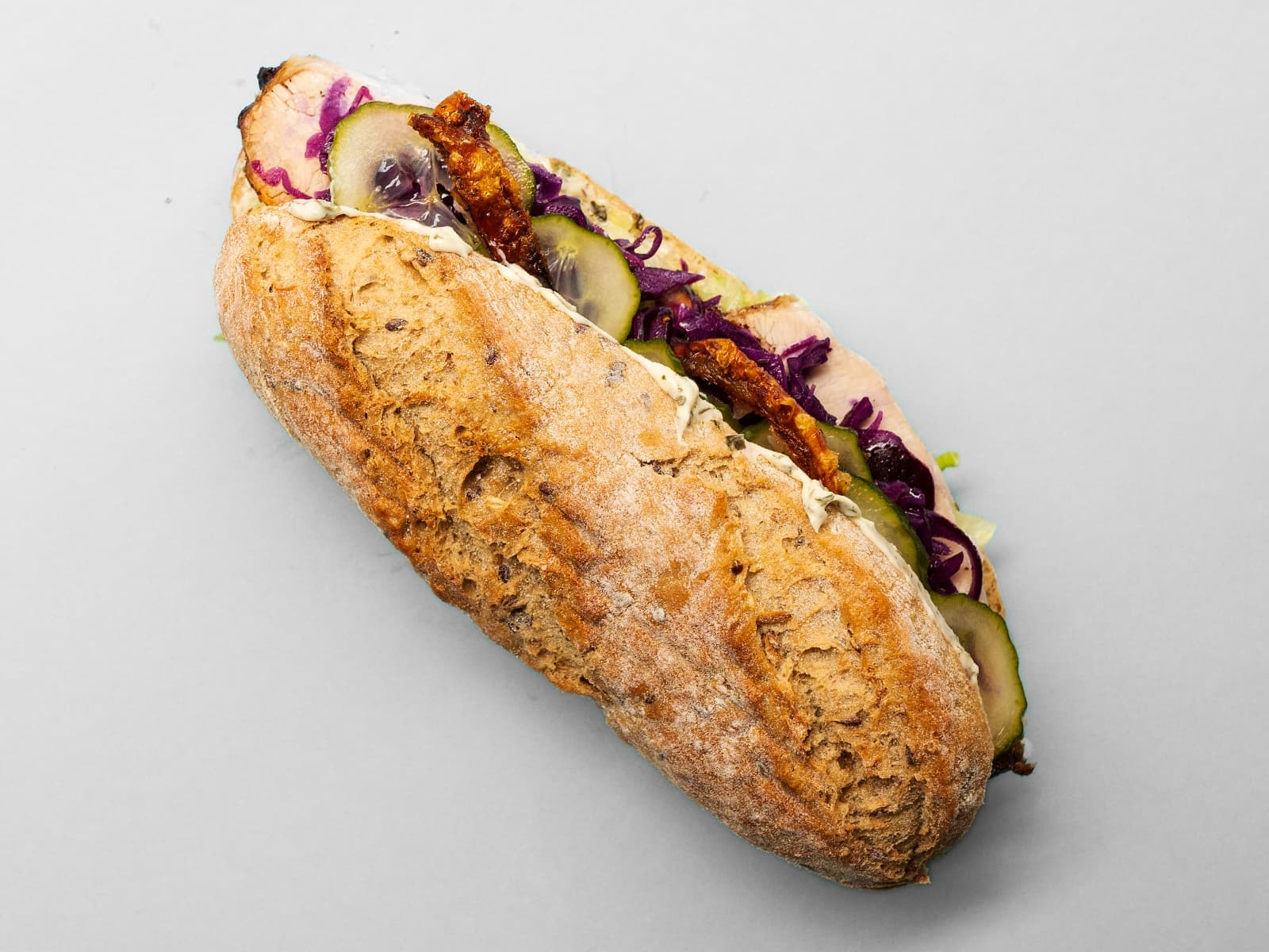 Flæskesteg m/rødkål og agurkesalt