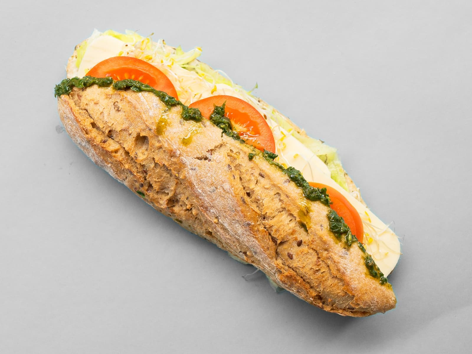 Mozzarella m/pinjekerner og pesto (V)